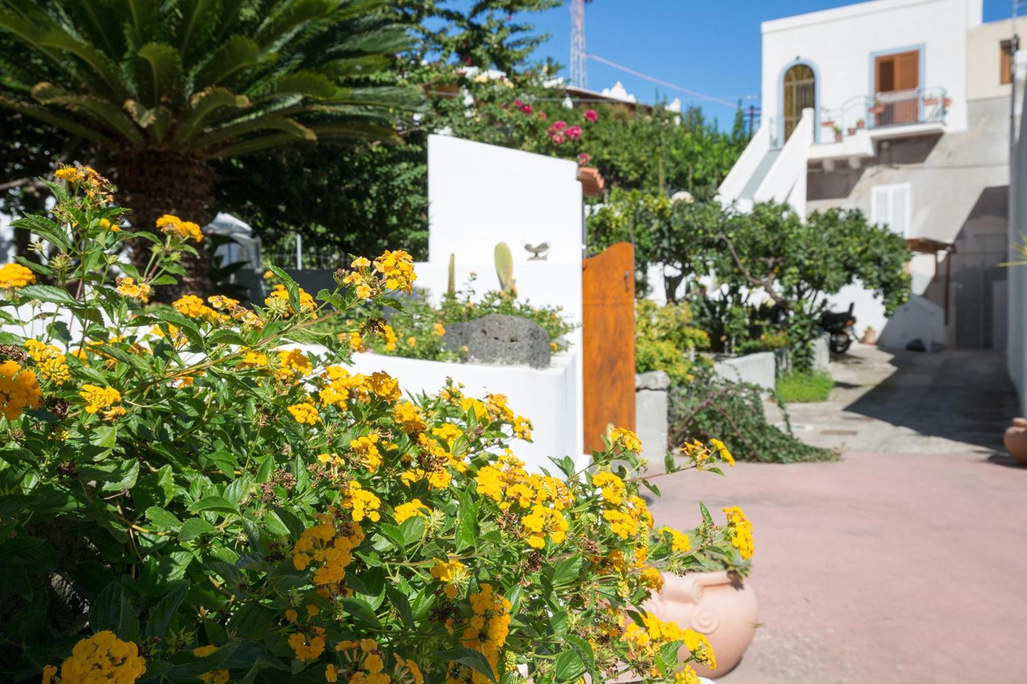 Villa Agrumeto Lipari  Exteriör bild